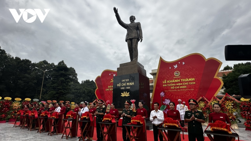 Unveiling of President Ho Chi Minh’s monument marks National Day